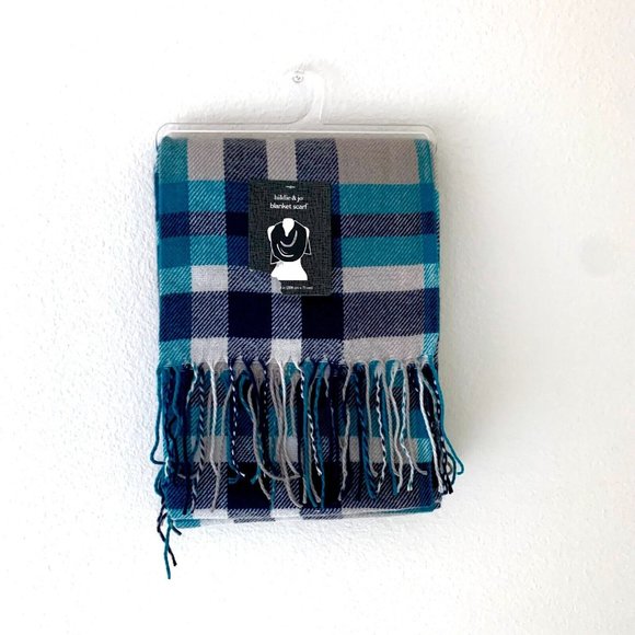 hildie & jo Holiday Blue Plaid Blanket Scarf 82in x 28in - Picture 3 of 5